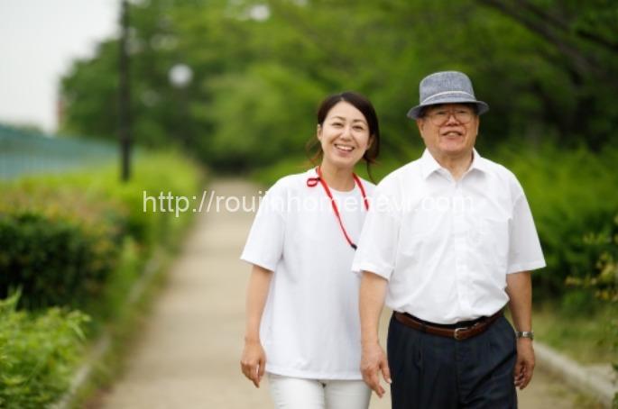 Elderlyandhelper2